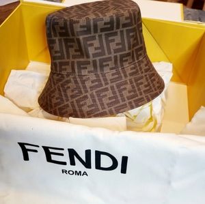 Fendi Bucket Hat men's medium Great Condition! Hardly worn and with original box